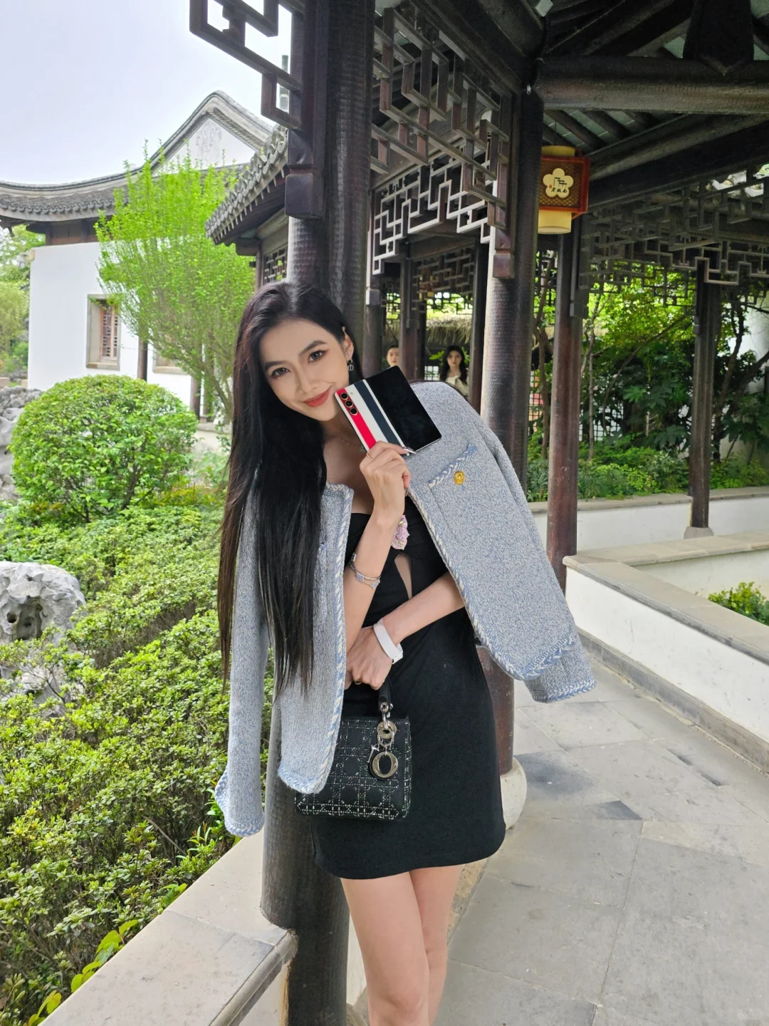 来南京啦 古香古色的园林
一秒带人走入小桥流水人家既视感
倪妮同款酒店真的很美 ...