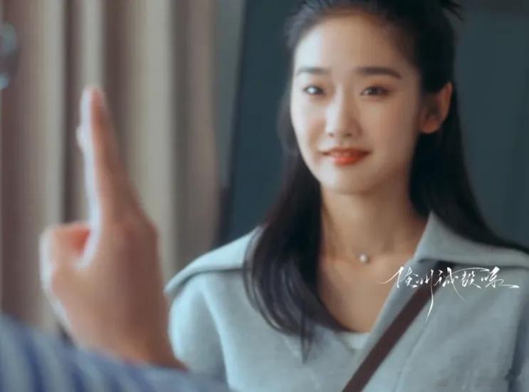 早春晴朗｜血色晚霞，从此黄昏皆是余殇《早春晴朗》里孙远翥纵身一跃的那一刻，漫天绚