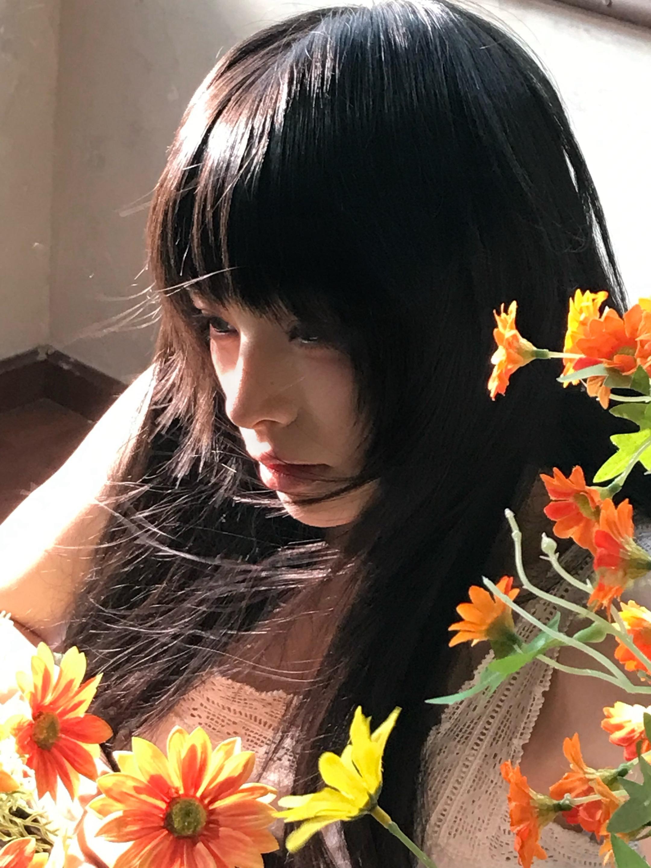 墙角开出了一朵小花