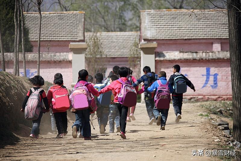 未来6年入学预测

小学入学人数 = 6年前的出生人口
这是最硬、改不了的规律！