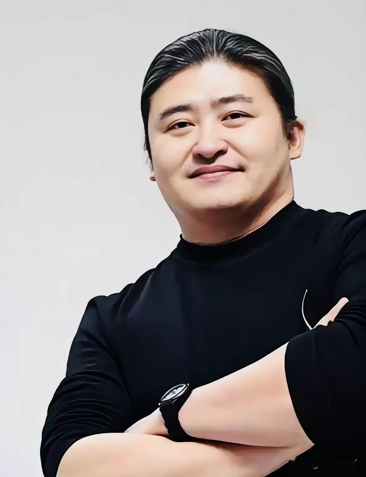 走得干净，才叫体面。
果然人在死亡前是有预感的。刘欢在离世前十几天，让妻子卢璐联