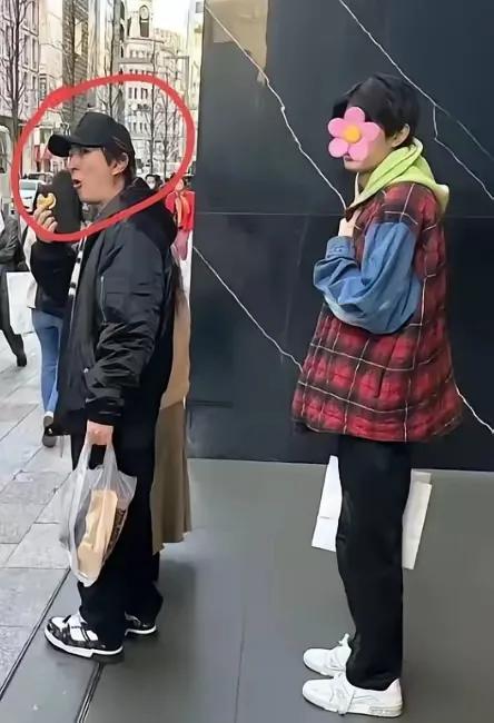 别瞎操心！人家的日子再好，也填不饱咱的肚子！😤
咱农民天天面朝黄土背朝天，忙