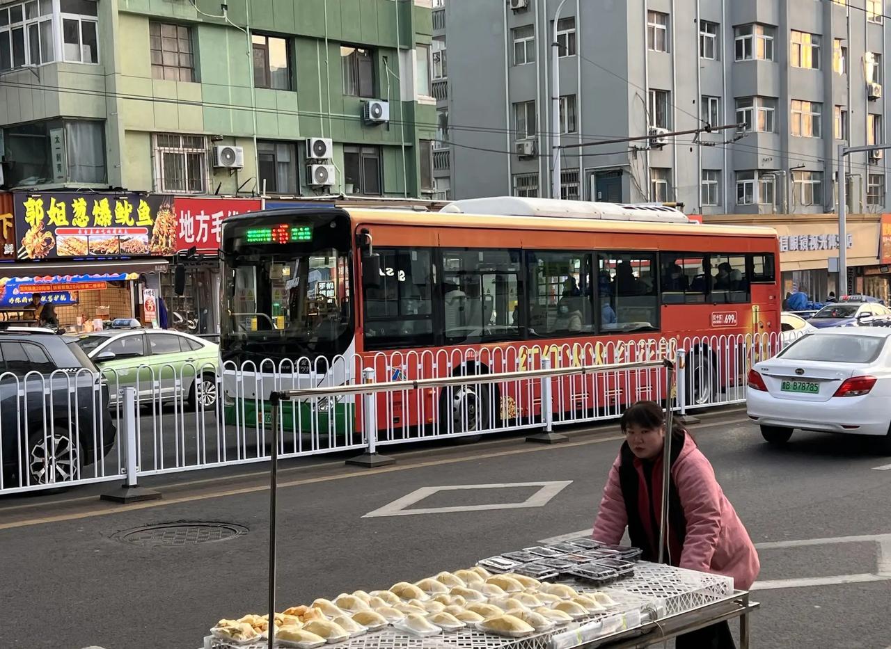 于海青：为何说要善待每个街边讨生活的人？虽然如今大部分人的日子都有点苦，因为要面