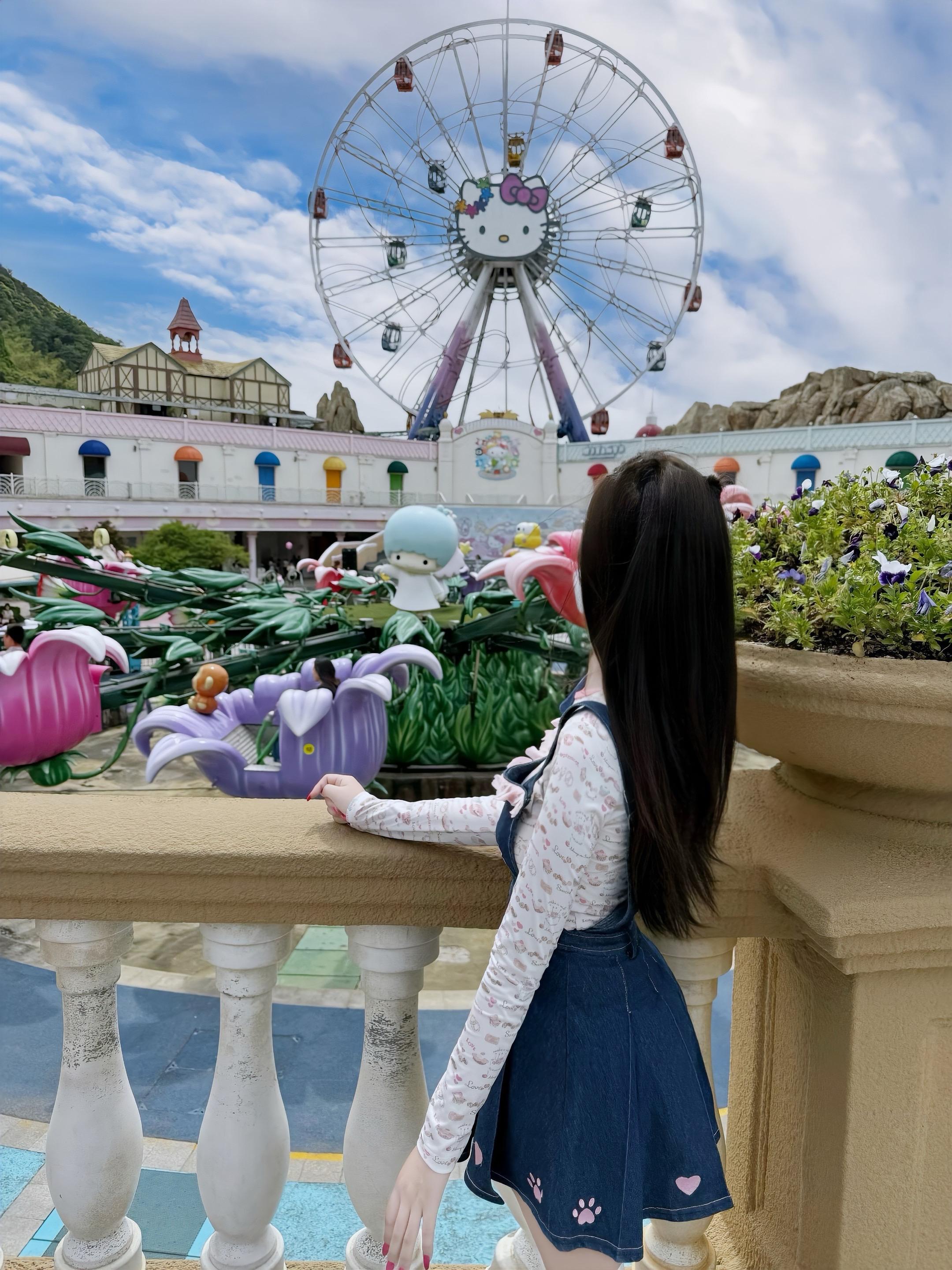 我没卖萌呀 我有个人格就是很萌 心情好了她就会出来 可能我本来就挺萌的=ω=