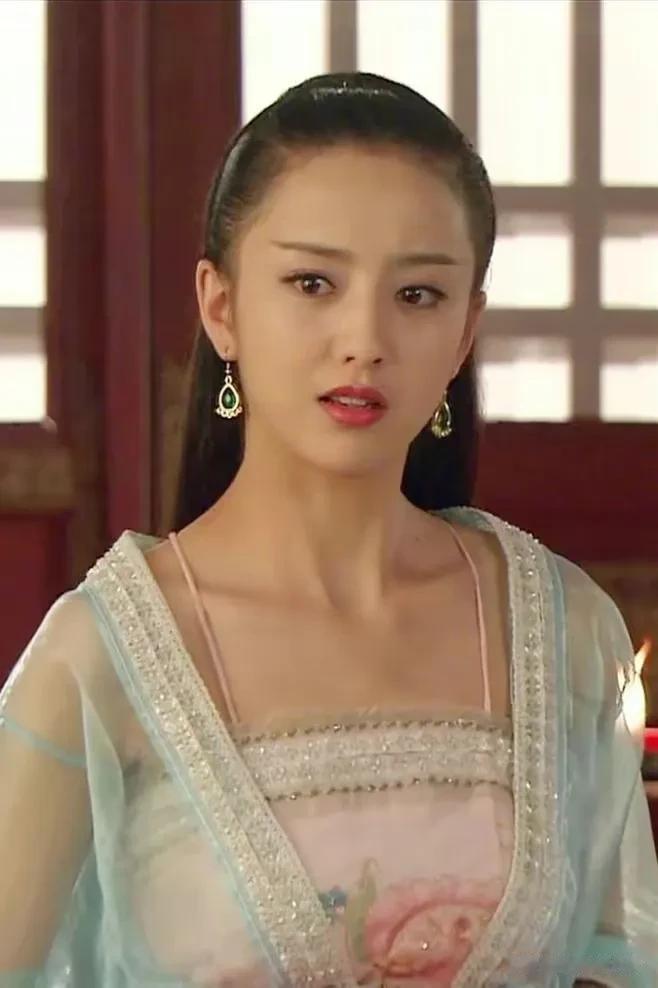 假如你是汉成帝，赵飞燕和赵合德，你会选择谁？