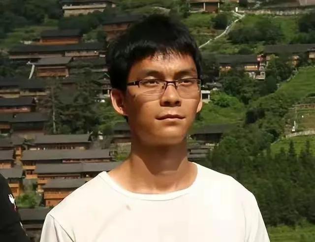 如果是早有这个觉悟就好了！唐尚珺，一个执着的广西仔，为考清华复读14年，34岁的
