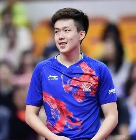 他拥有卓越的技术实力，
拥有出众的正反手技术体系，
还有坚韧的拼搏精神，
他就是