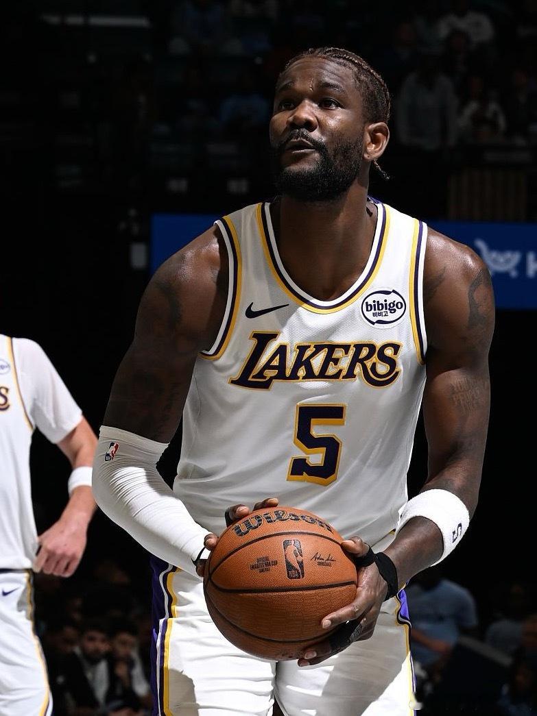 艾顿背部痉挛，今天降级为出战成疑！ ​​​