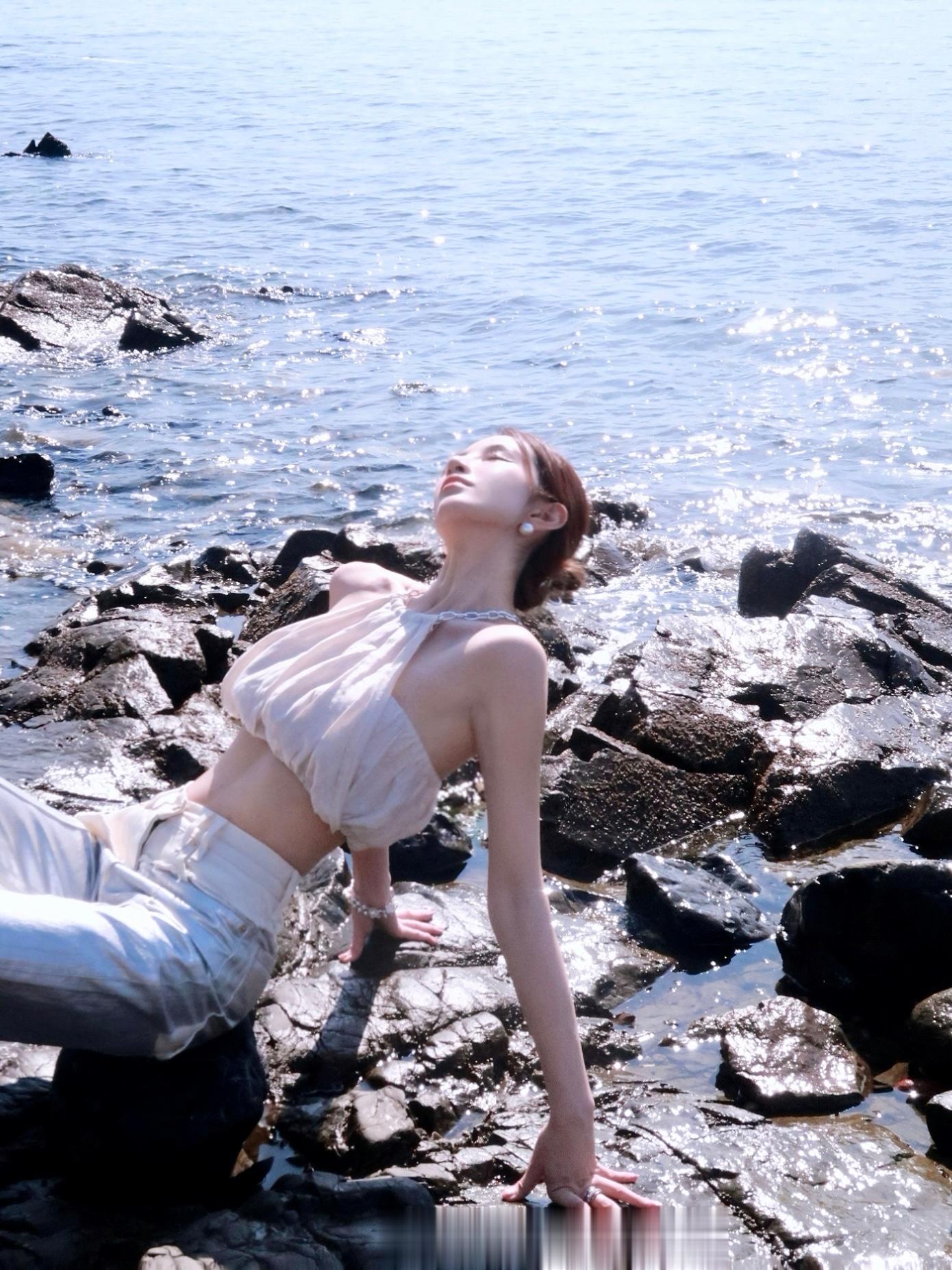 𝑆𝑖𝑙𝑣𝑒𝑟 𝑠𝑎𝑛𝑑𝑠🌊#大海#  ​​​