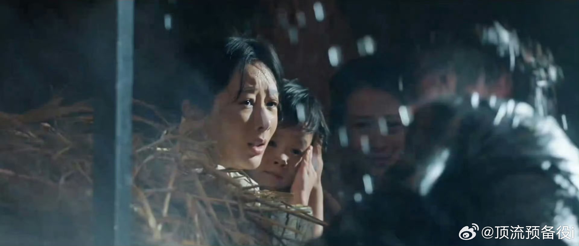 玉兰花开君再来杨紫哇塞！预告看完好期待啊！觉得杨紫太适合这个造型了！想起了胡湘湘