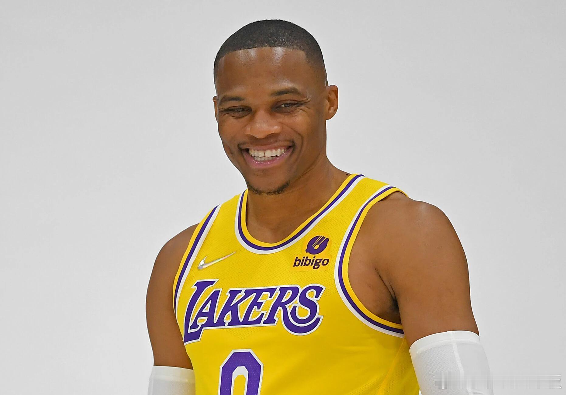 随着30支球队先后召开媒体日活动，威斯布鲁克也确定生涯首次无缘NBA媒体日❌36