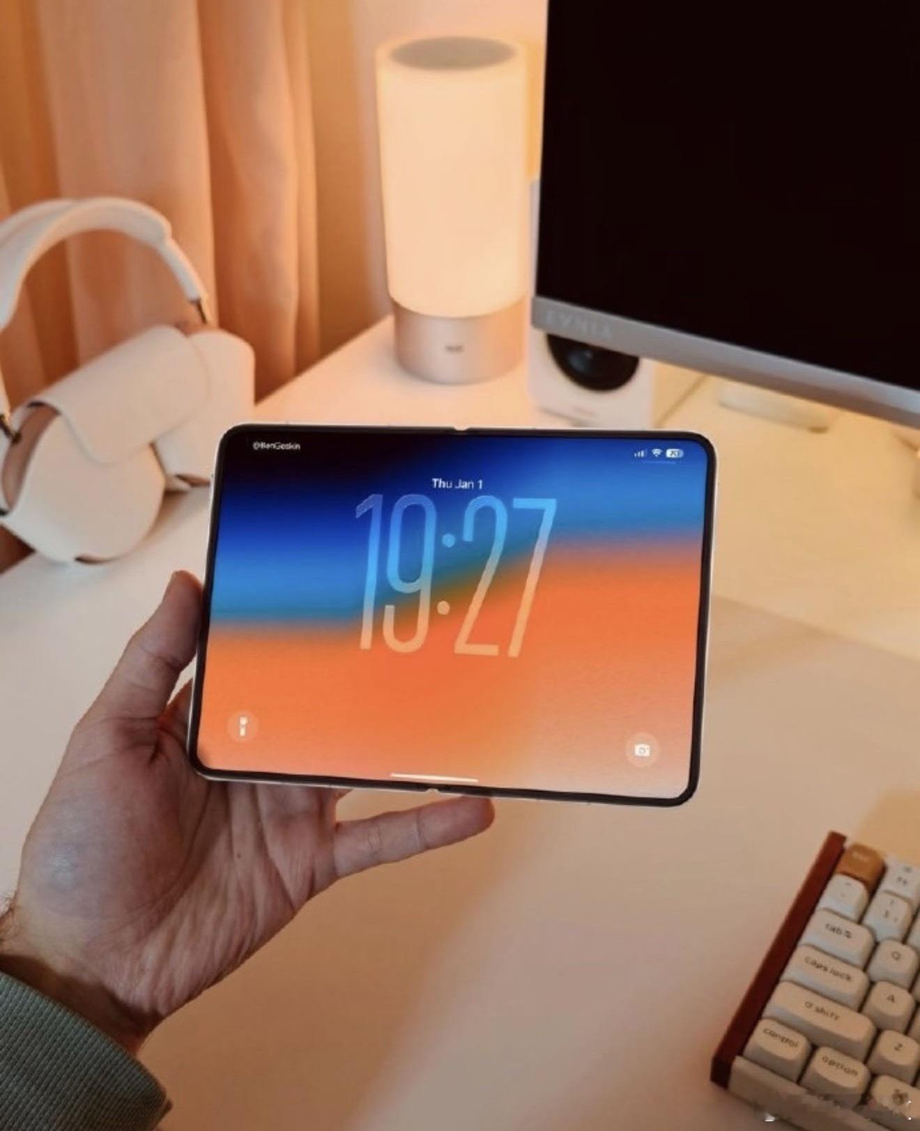 史上最贵iPhone要来了太像绿厂的折叠屏了，看来之前有爆料说苹果买了OPPO折