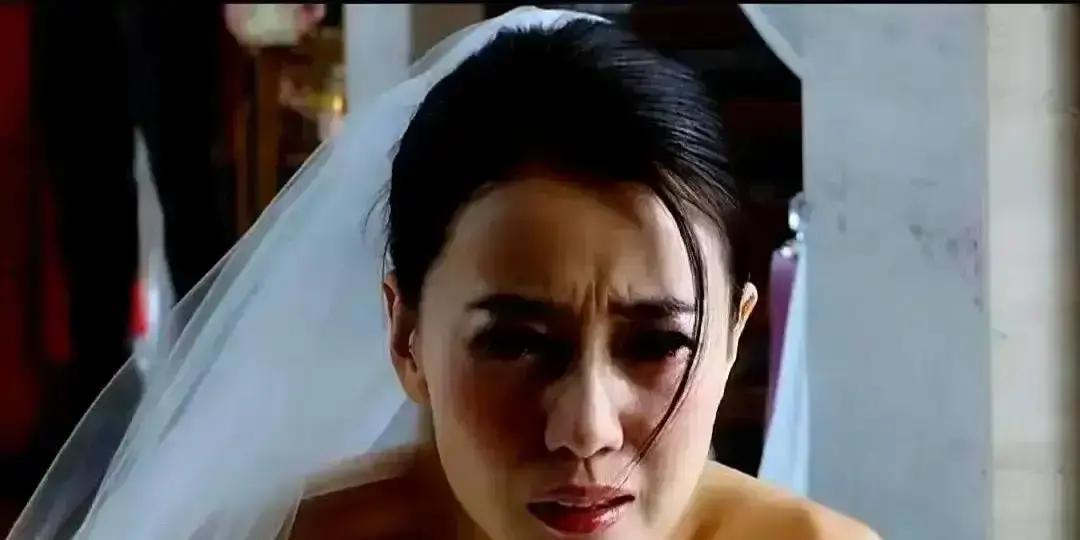 83%妈妈边哭边追！
 
高圆圆新剧把职场妈妈拍成纪录片。
 
楼梯摔那一下，我