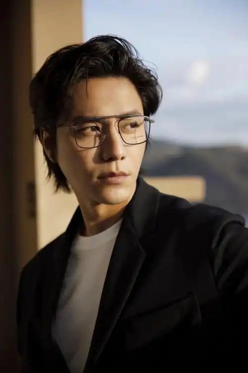 陈坤罕见吐露心中最深的伤痕：不是年过四十仍未婚，而是19岁时永远失去了为他献过血