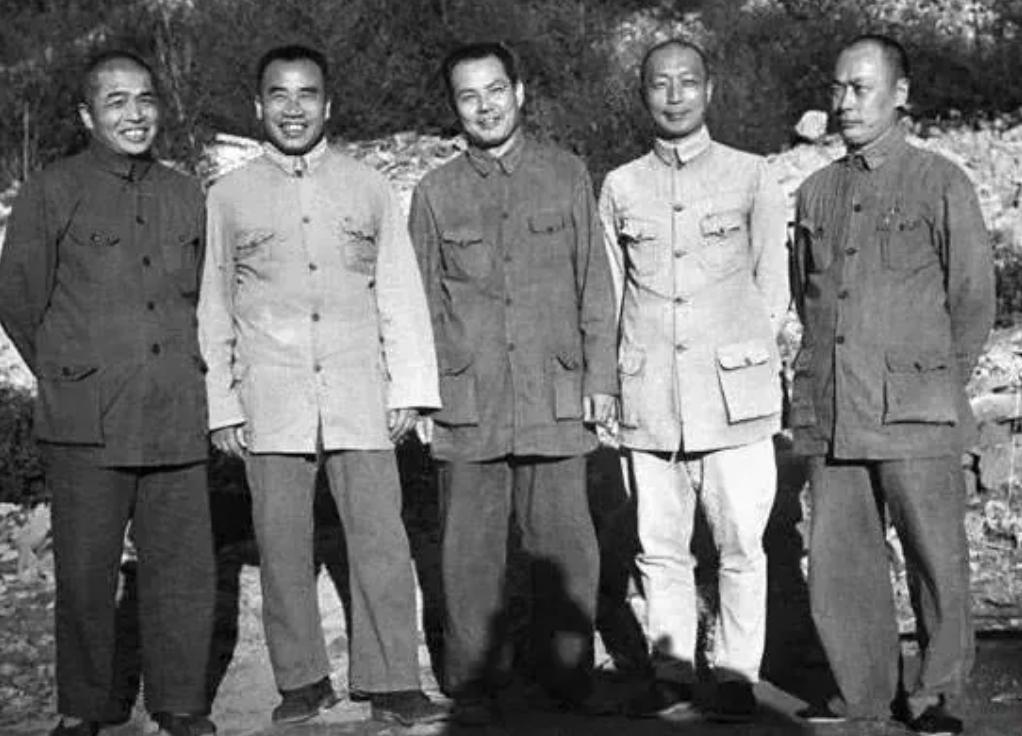 1974年，病重的彭德怀恳求见一见朱老总，却被告知：“不允许！”带着深深的遗憾离