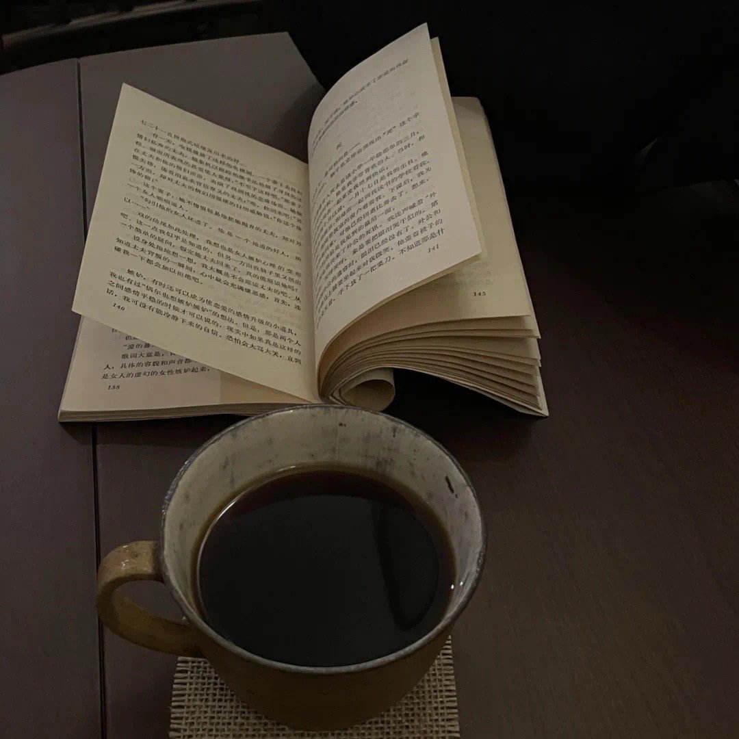 𝗜 𝗰𝗮𝗻･◡･真正的成熟，是在暴雨中散步，却不期待被谁撑伞。 ​​​