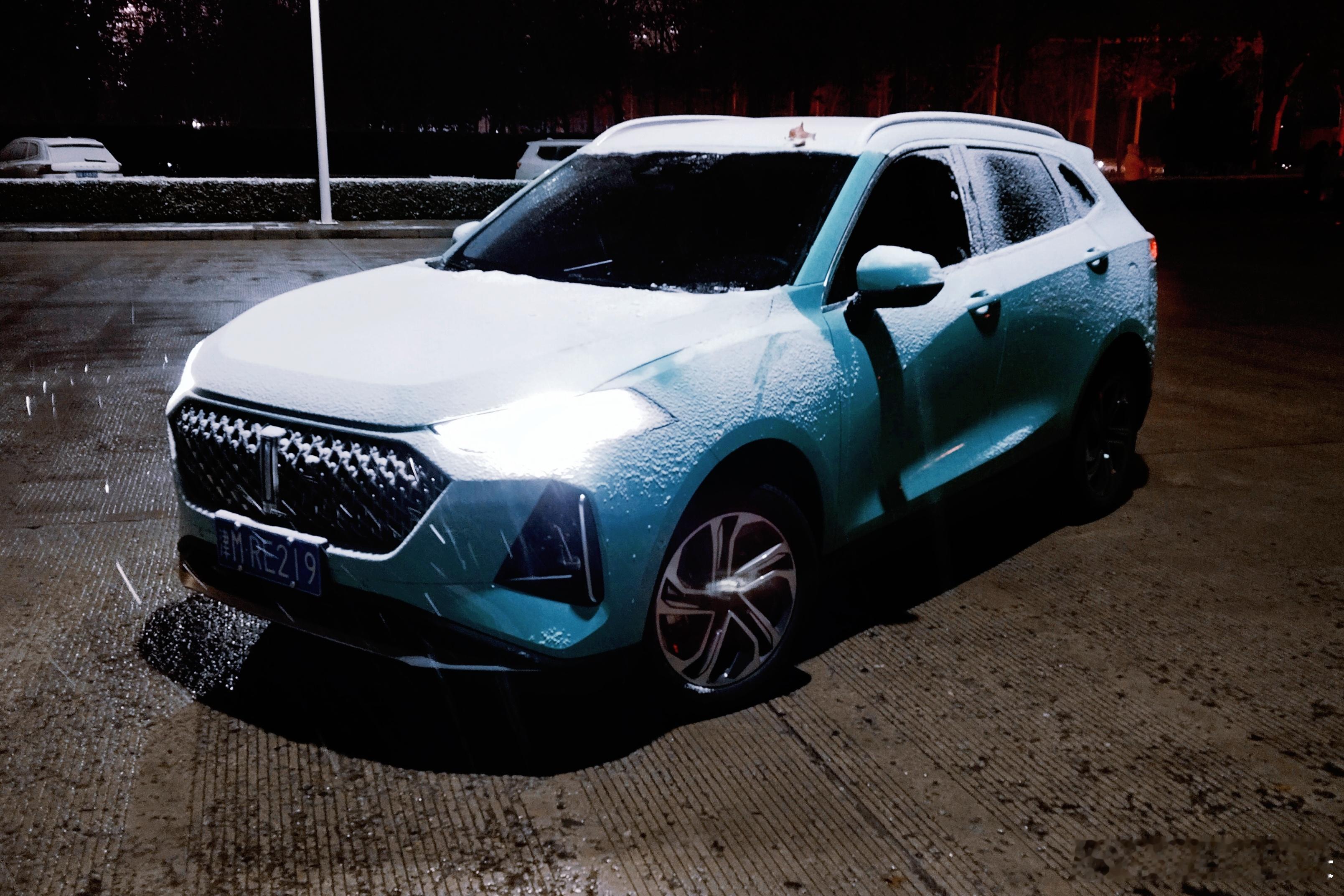 北京暴雪我与汽车的日常 下雪了，好白