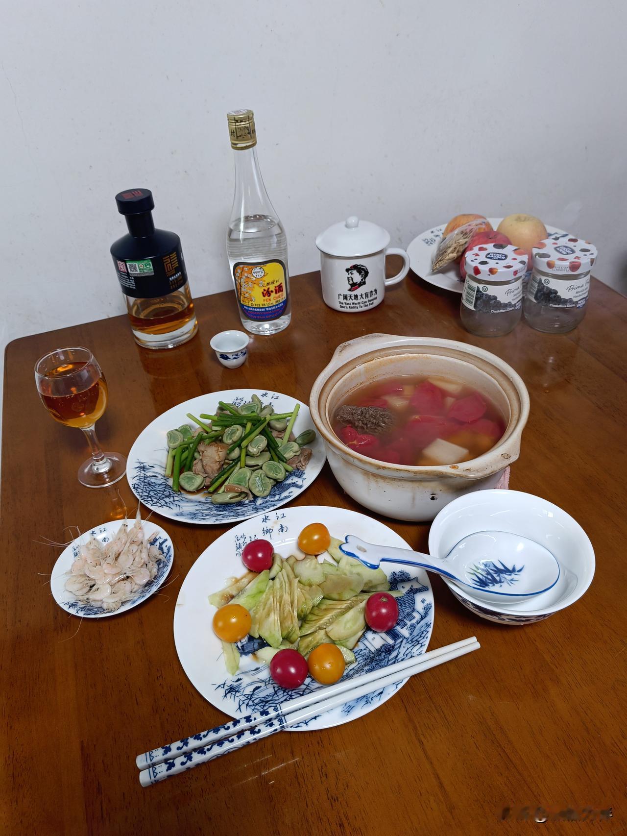 长久的单身生活，容易在孤独中感到绝望，但是，你必须要在绝望中学会坚强，没有任何人