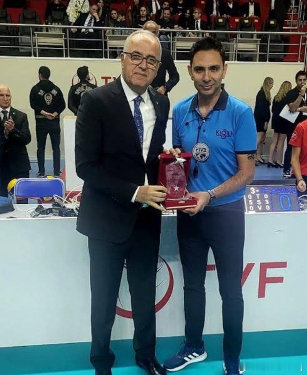 本周六瓦基弗银行和费内巴切将迎来总决赛第二回合的较量。比赛的裁判已经确定是萨勒卡