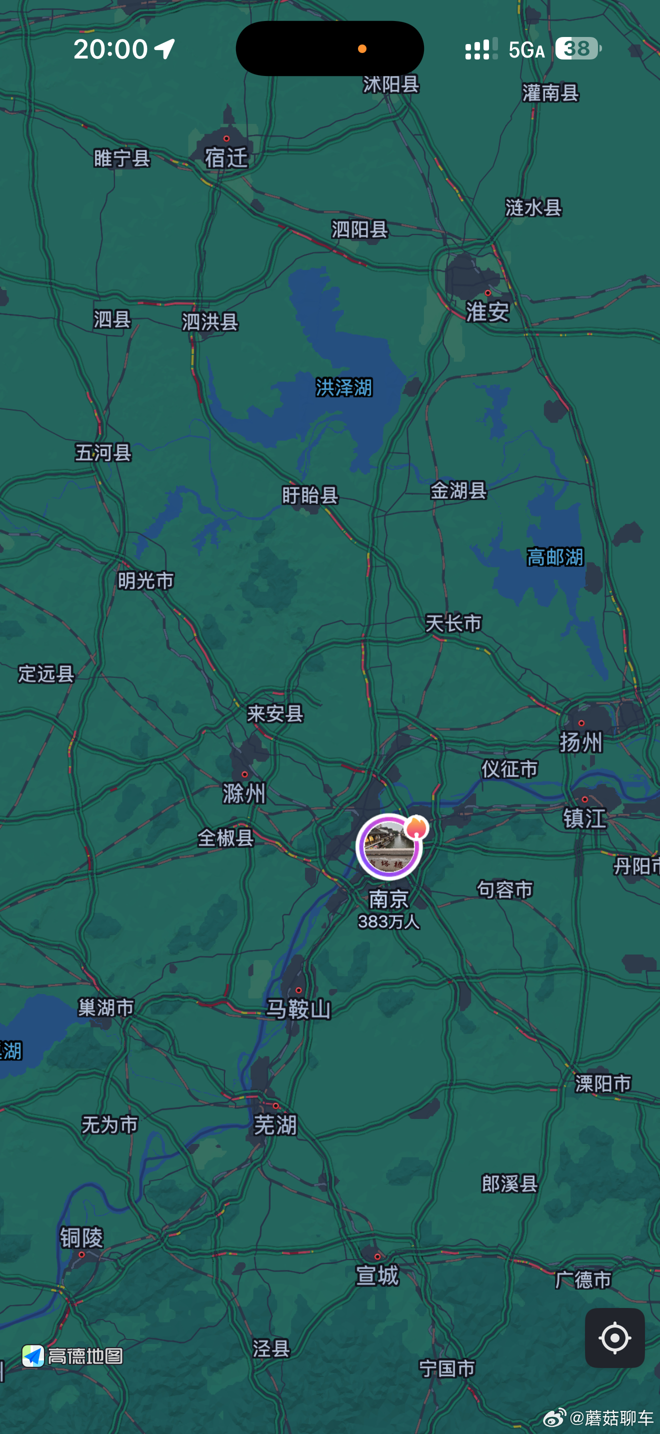 返程堵车在高铁上，随手看了一眼高德……这一个个的红色的线段就是堵车的高速啊……[