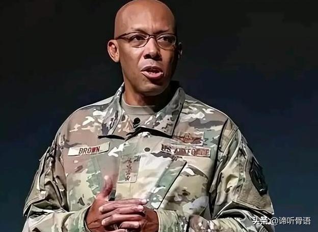 美国人现在终于知道害怕了，其空军参谋长四星级上将布朗说：中国的六代机虽然可怕，但