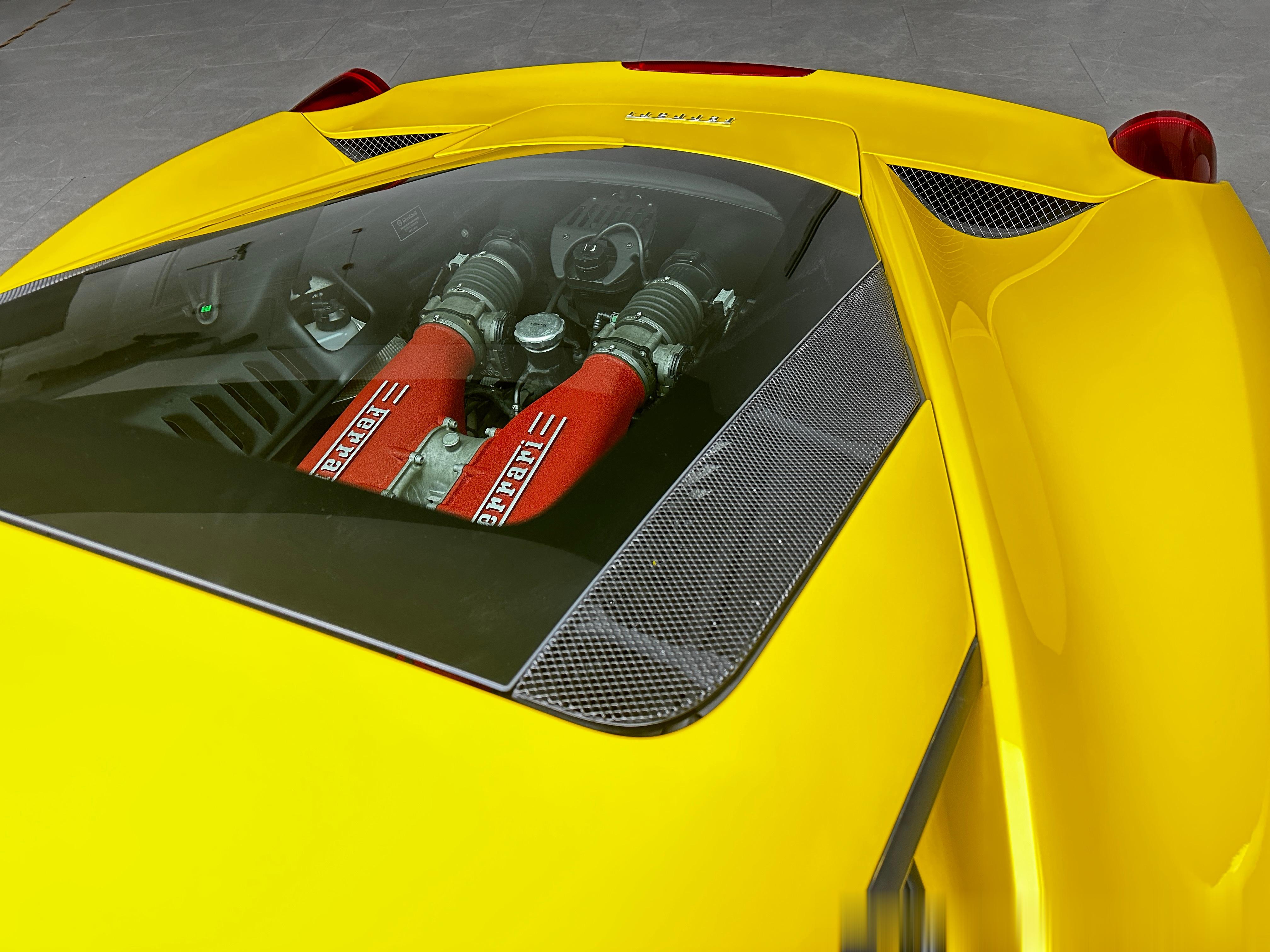 法拉利伟大的产品之一黄色法拉利458感觉：更加热情更加性感迷人晚点小视频聊一下这