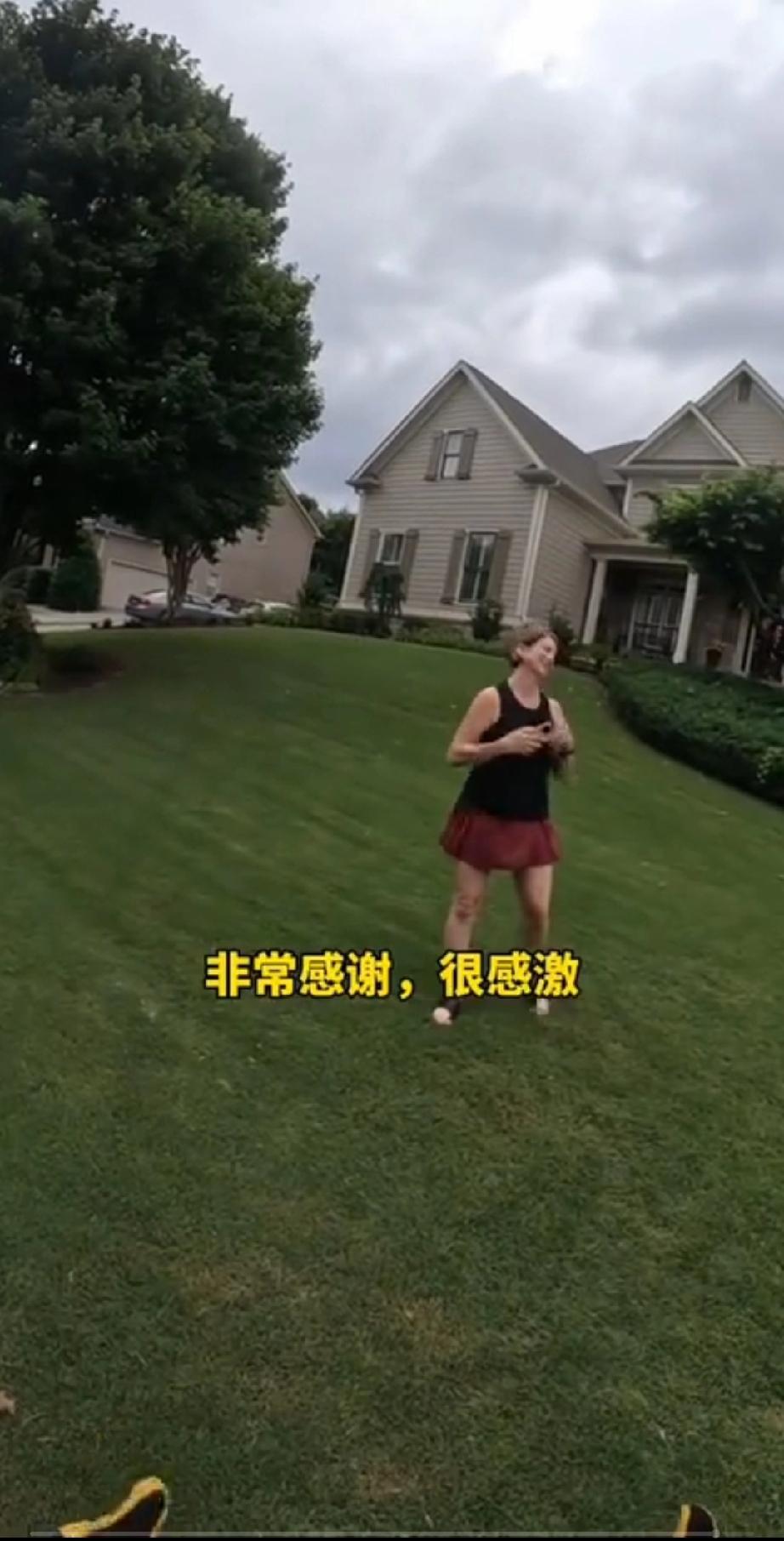 一哥们在美国收垃圾，没想到搬完房主的废旧家电还有纸壳这些东西不但不用给房主拿钱，