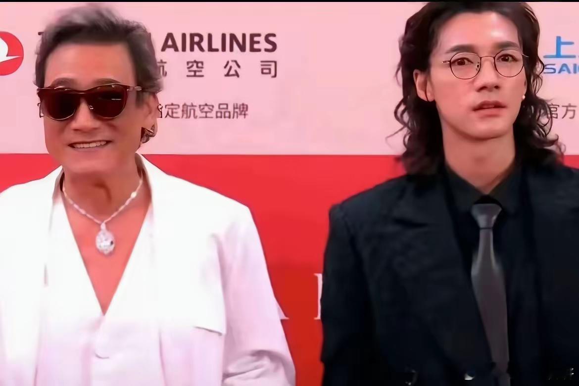 捕风追影背后绝对有高人指点，不然也不会这样选角色，选了梁家辉就算了，但我是真的没