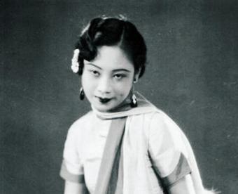 1974年，90岁的杨森迎娶了17岁的张灵凤。洞房之夜，就在杨森要行房时，张灵凤