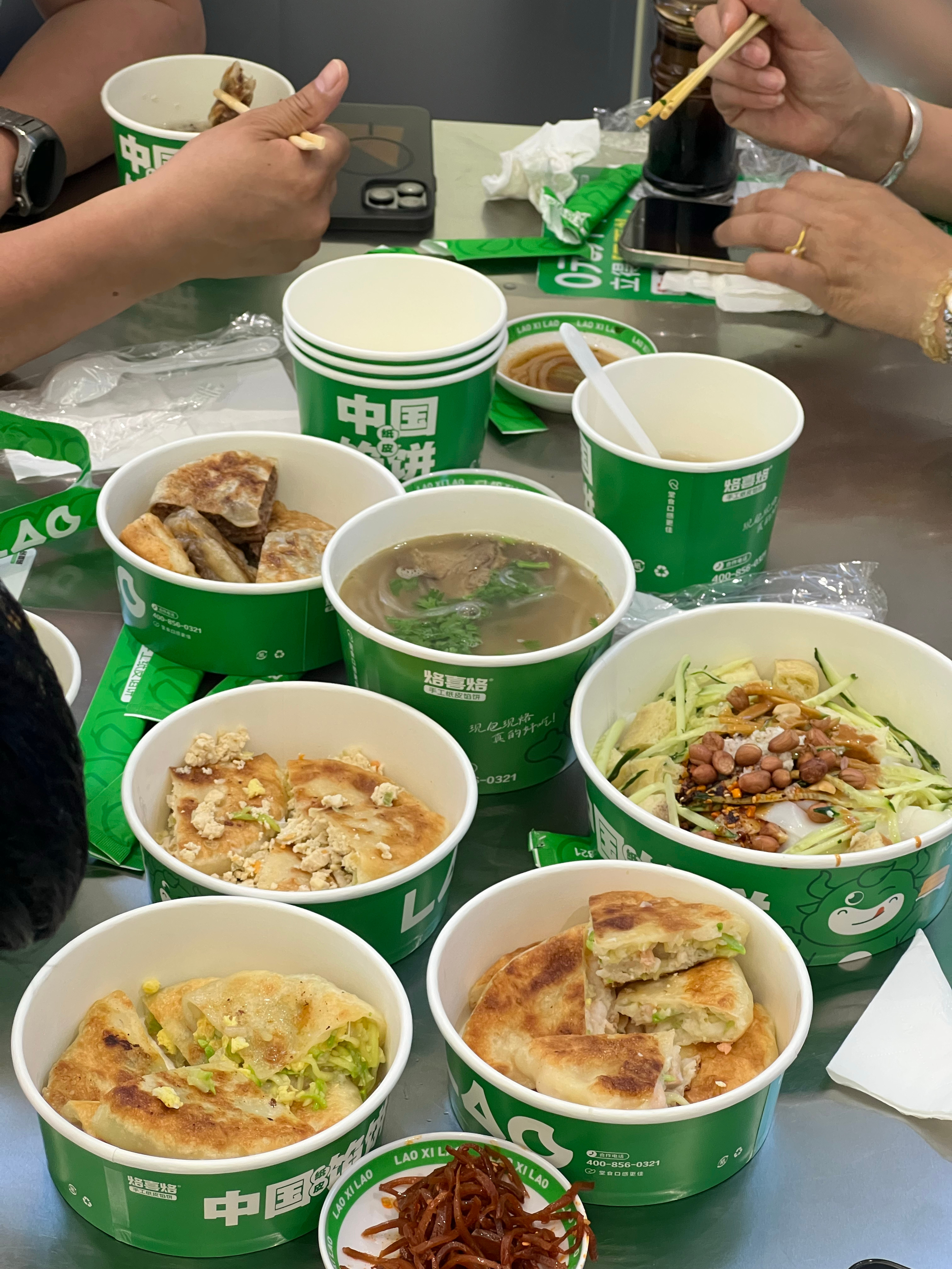 尼玛走哪都是十个菜 