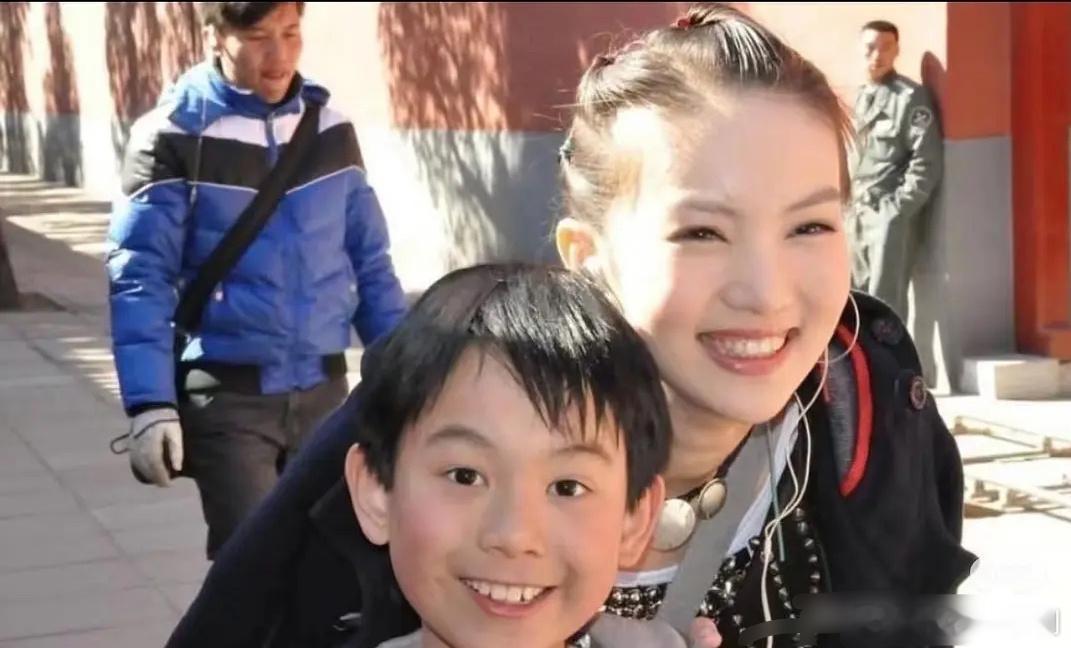 金晨以前也蛮漂亮的 