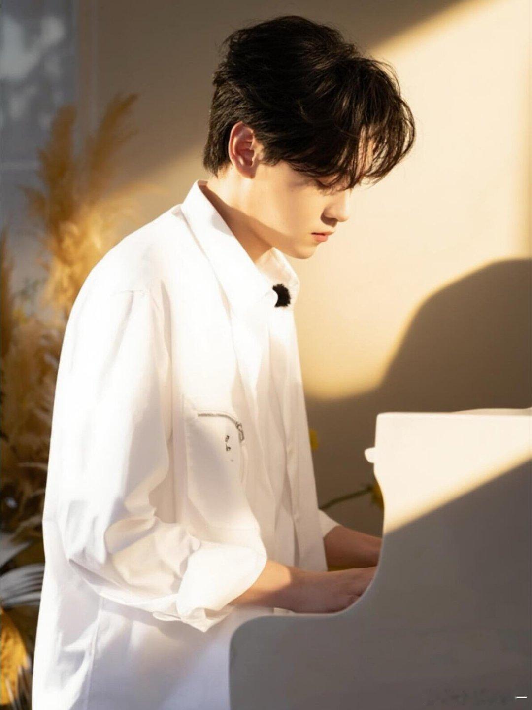 txn 当流星划过的时候，我会站在桥的一端，等待你的出现，就算只有一天，我也会心