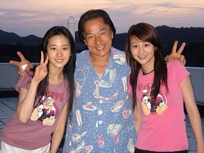 刘亦菲晒与成龙新合照你最喜欢哪个时代的神仙姐姐和成龙大哥？ ​​​