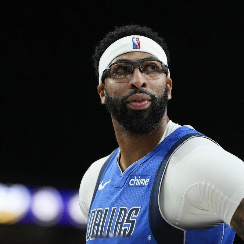 据Tim Bontemps的报道，目前联盟各队对交易安东尼-戴维斯普遍持谨慎态度