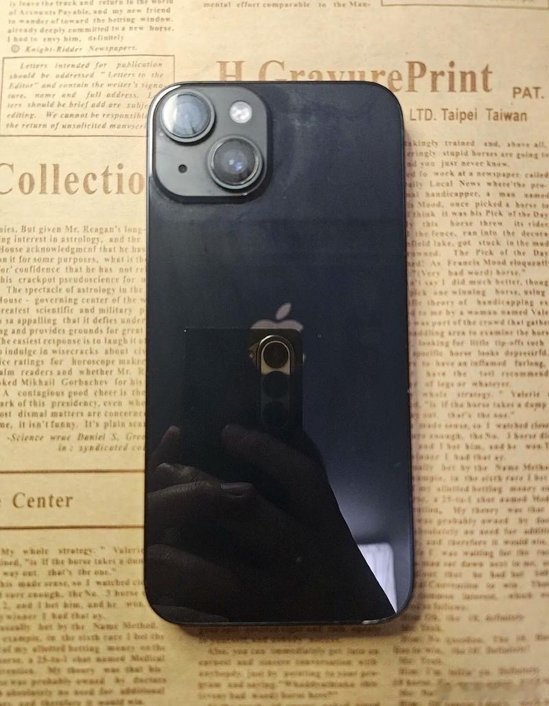 晒出你最爱的手机配色几年前入手的iPhone14午夜色，现在还是感觉很好看，iP