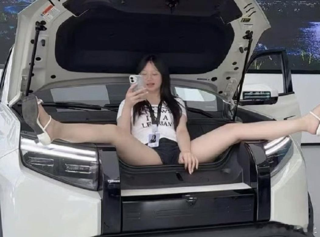 一开始猛的以为是乐道L90大灯不对劲 这是什么车有朋友知道么猜车[超话]汽场全开