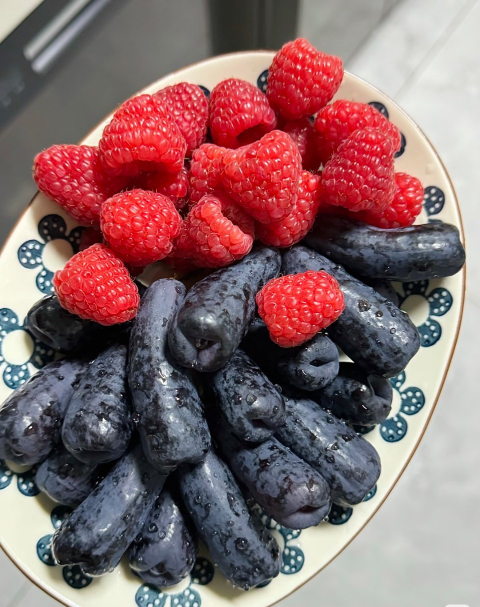 吃起来很甜实际热量很低的水果说一个撑死人但热量很低的东西 