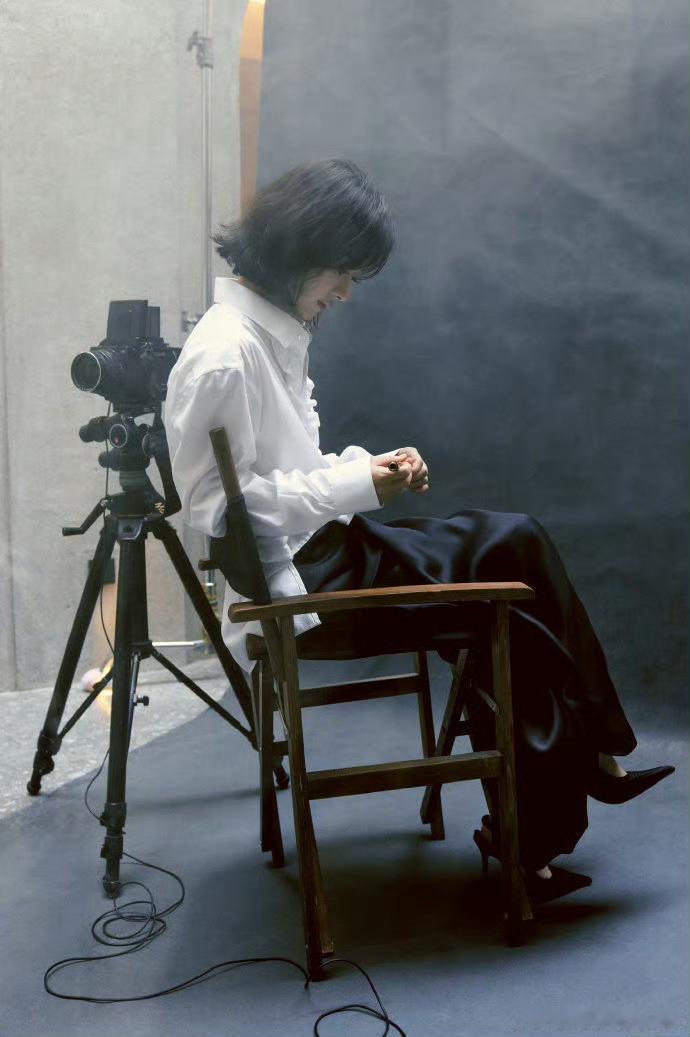 赵丽颖烟雾写真，灵魂拍摄简直一绝🎬#赵丽颖烟雾写真# ​​​