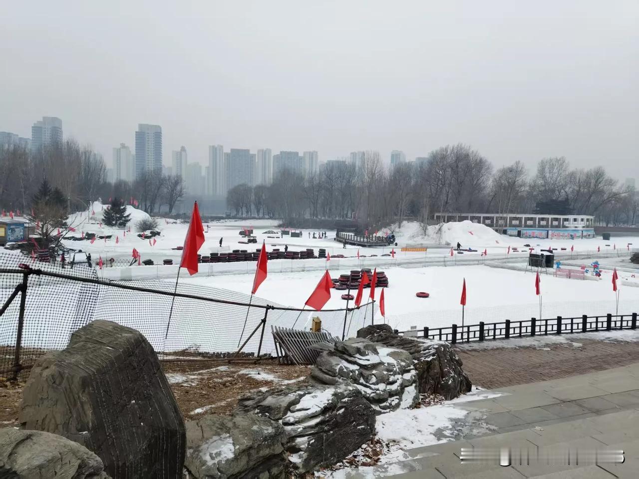 现在的天气预报挺准的，不管怎么说都是准的。先把下雪预报出来，早晨看是15点开始下