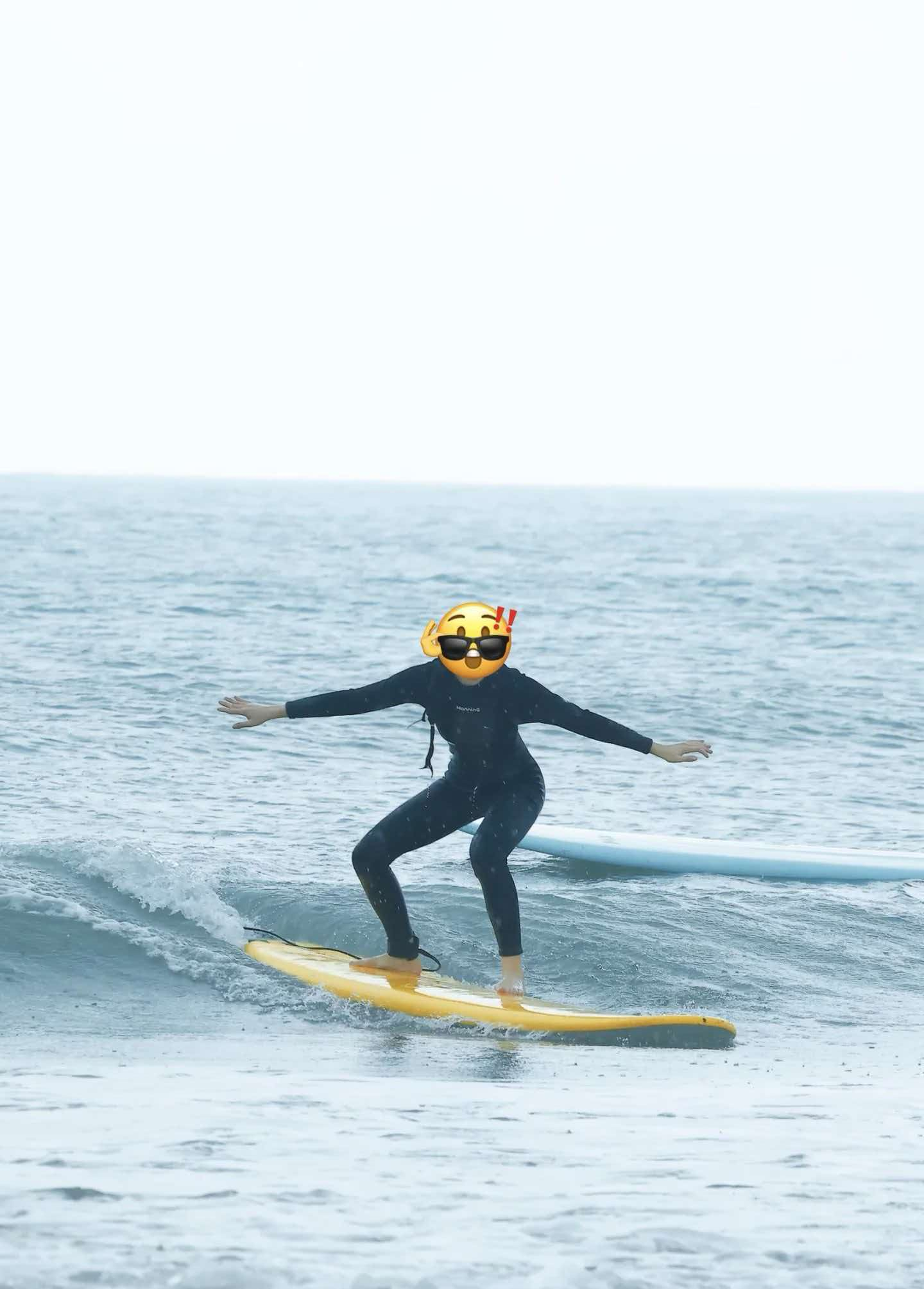 夏天朋友圈素材 美团旅行帮你准备好了🌊万宁日月湾中旅逐浪度假区 冲浪主题打卡点