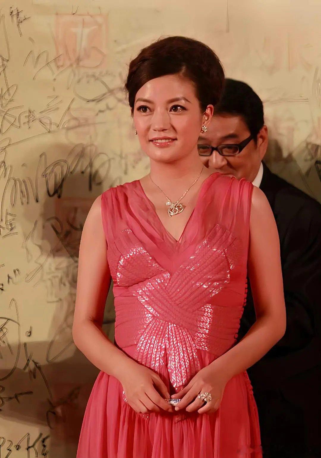 以前的明星是真的很美啊，气血很足好漂亮啊 