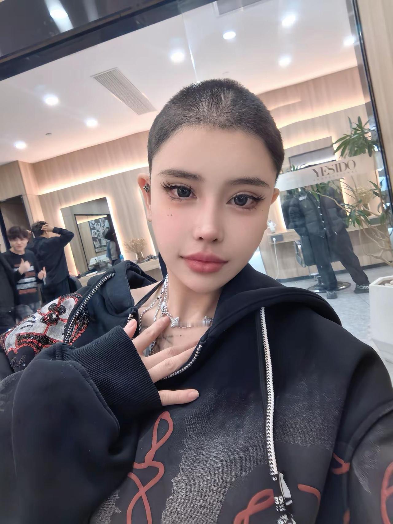 光头女孩发型 新发型