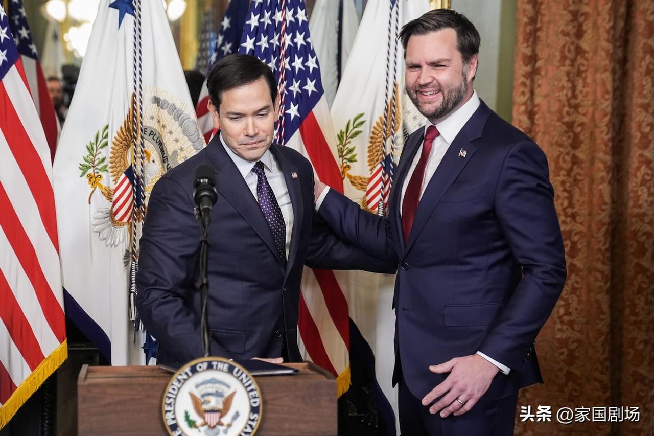 据NBC新闻报道，在佛罗里达州与约25位共和党捐款人会面时，特朗普询问与会者，在