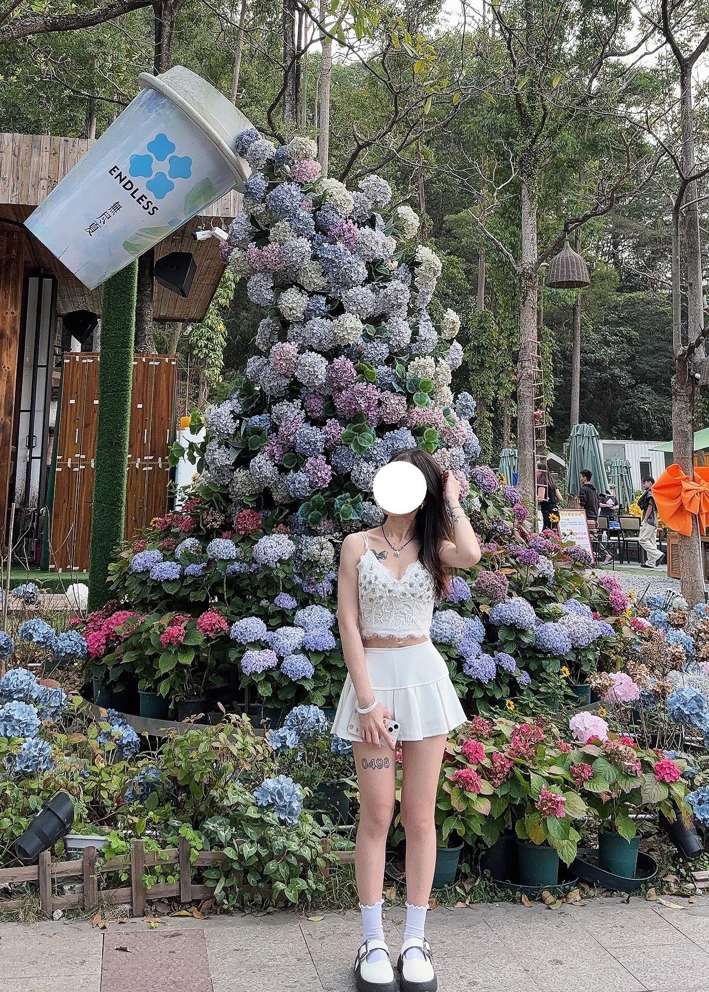 人都是忘本的 你自以为陪他吃了很多很多苦 在他那里只算是自愿