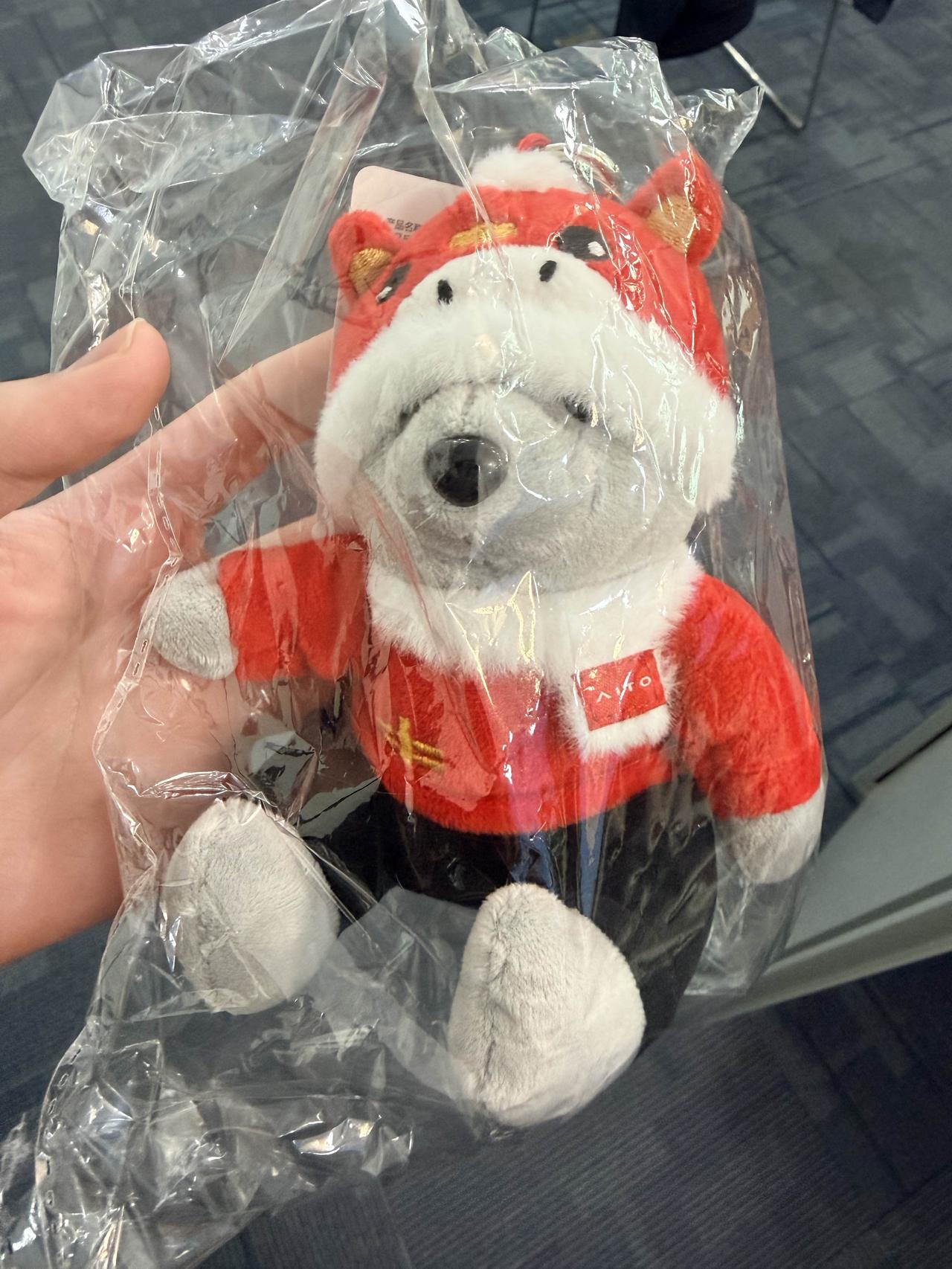 本周福利，关注我 转发本条，就有机会获得，AITO问界联名玩偶一个

关注我，本