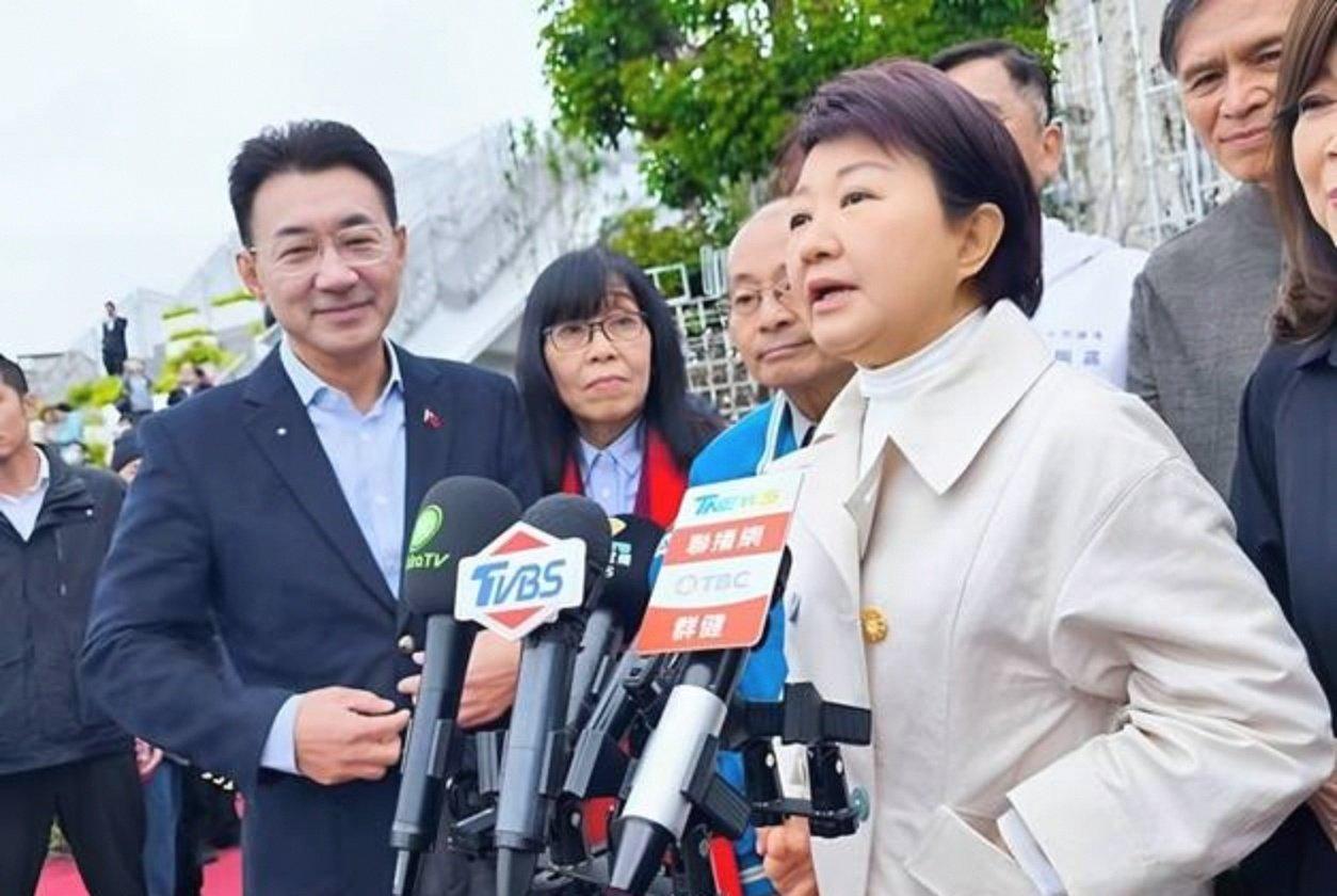 为何台中出身的卢秀燕和江启臣，在两岸议题上都很保守？
他们回避统独核心、主打维持