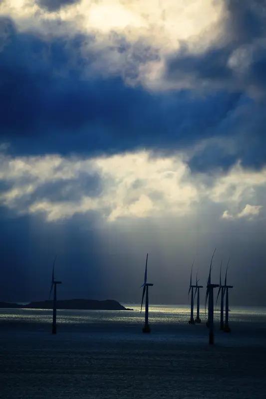 一方面，欧盟内部各国的能源基础设施发展参差不齐。部分国家具备较为先进的天然气管道