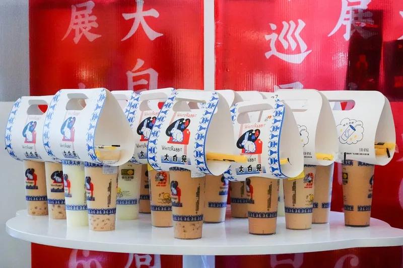 为什么如今女生喜爱喝奶茶呢？我觉得是因为糖能够分泌令人愉悦的物质，当不开心的时候