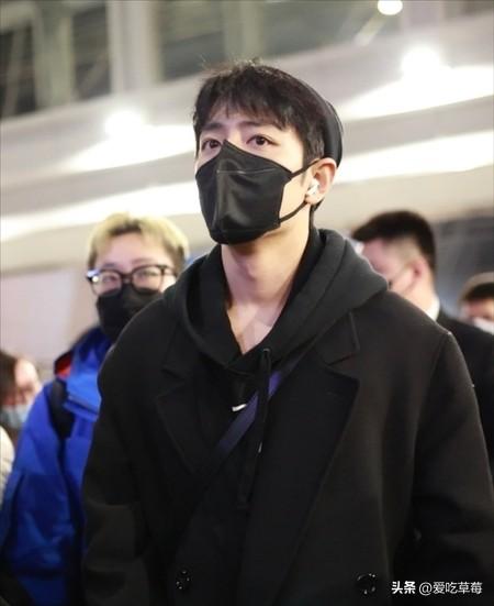 肖战什么时候上新剧？剧荒很久了好无聊。那个谍战剧什么时候定档？怎么没消息了？快给