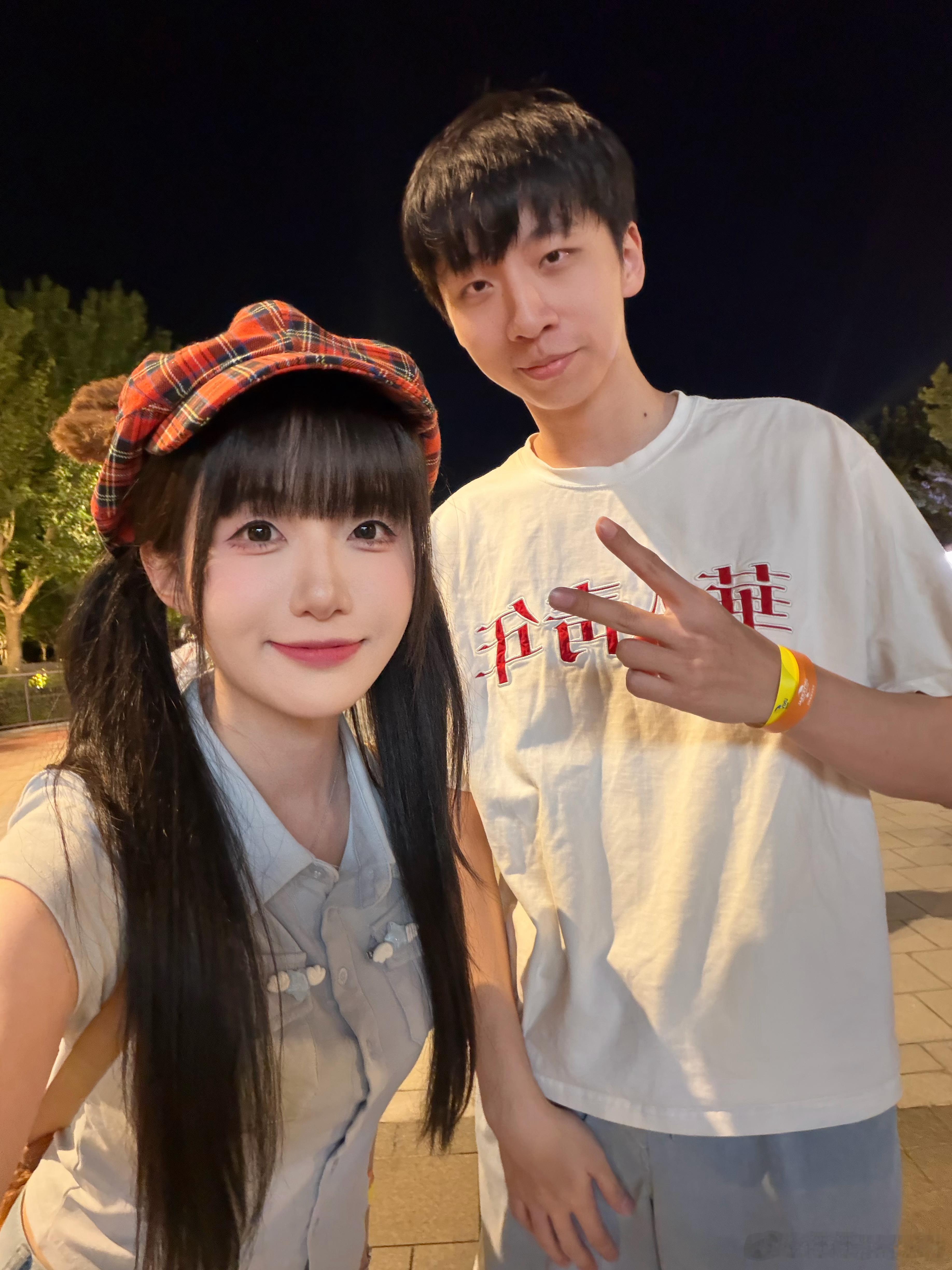最近拍了很多新节目！连轴转中！！！好累但是好有干劲呀！！！[开学季][开学季][